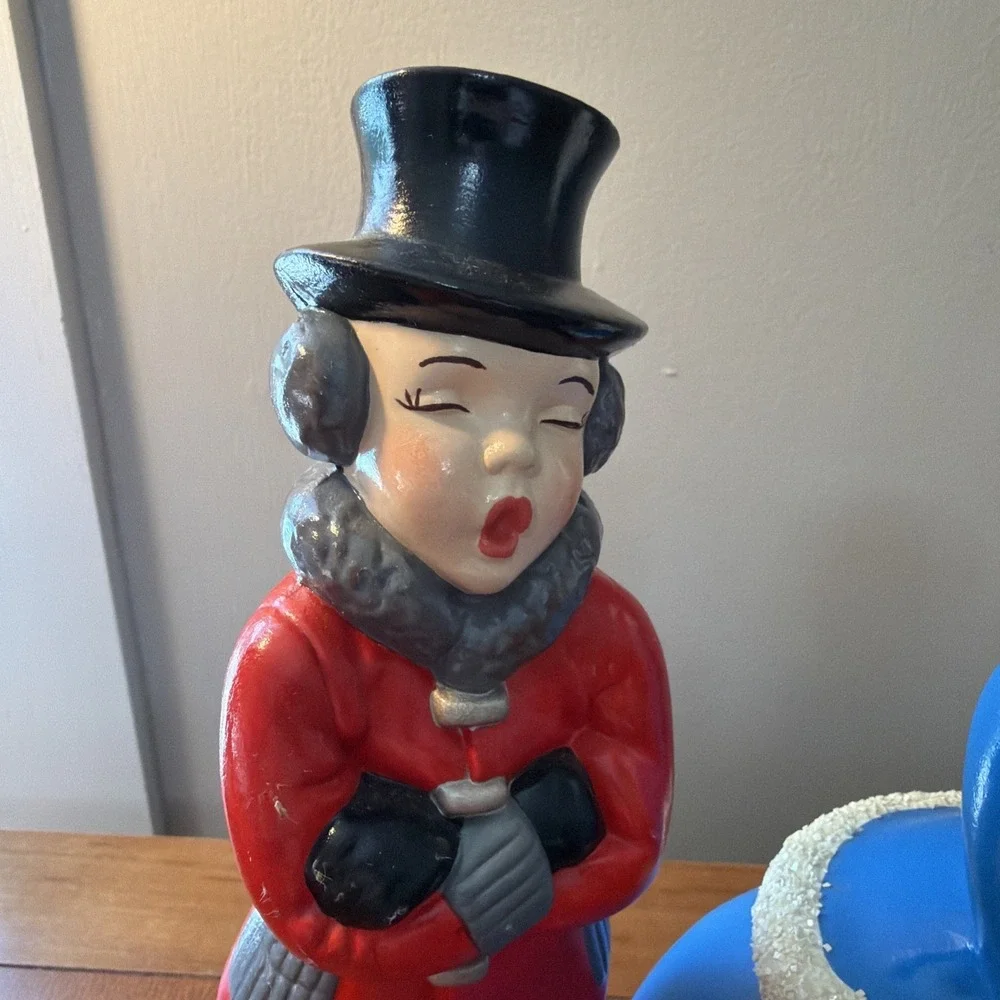 Vintage‎ Christmas Pair Of Carolers Lady Man Atlantic Mold Ceramic Figures